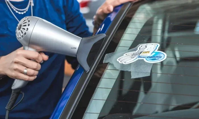 How to Remove Difficult Things From Your Auto Glass