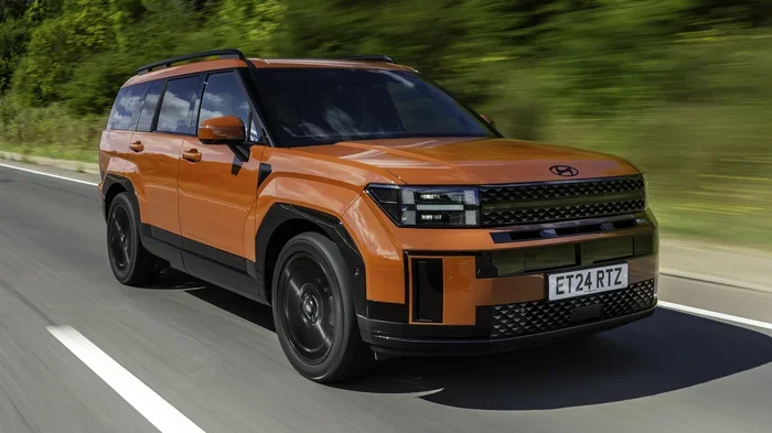 Top 6 Seater Cars Under 7 Lakh That Are Worth Buying
