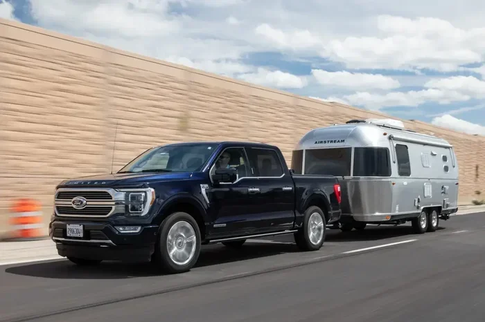 How Much Can a 35L PowerBoost Full Hybrid V6 Tow