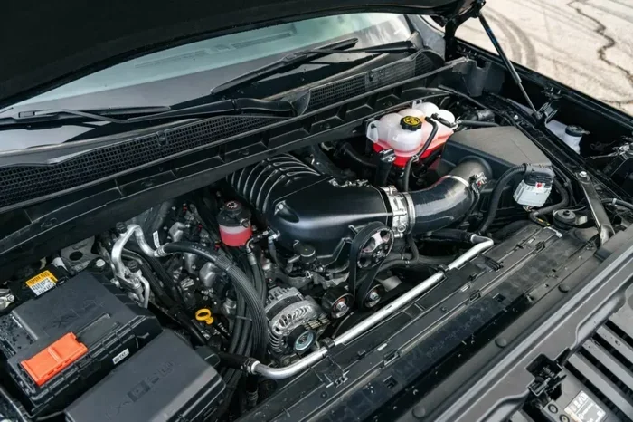 How Much Oil Does a 62L GMC Engine Take to Fill Up