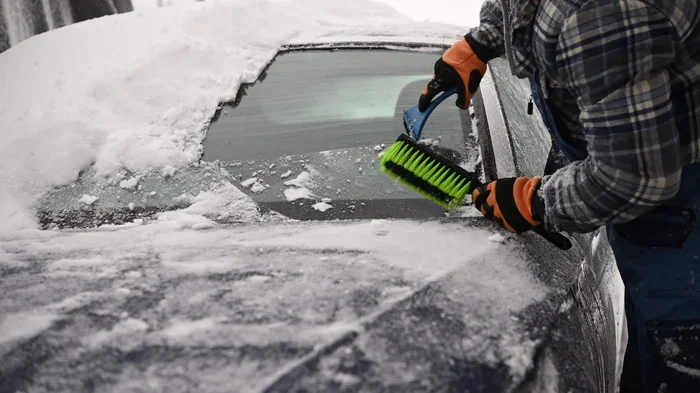 How to Remove Ice From Car Glass Without Scratching