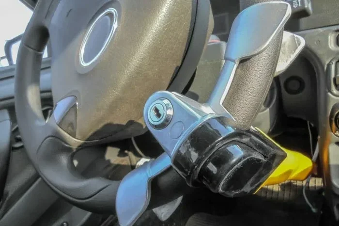 How to Manually Unlock a Steering Wheel Without Keys
