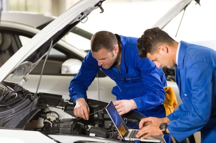 Do Technicians Make More Than Mechanics in Salary